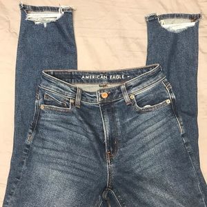 Distressed Mom Jeans!!